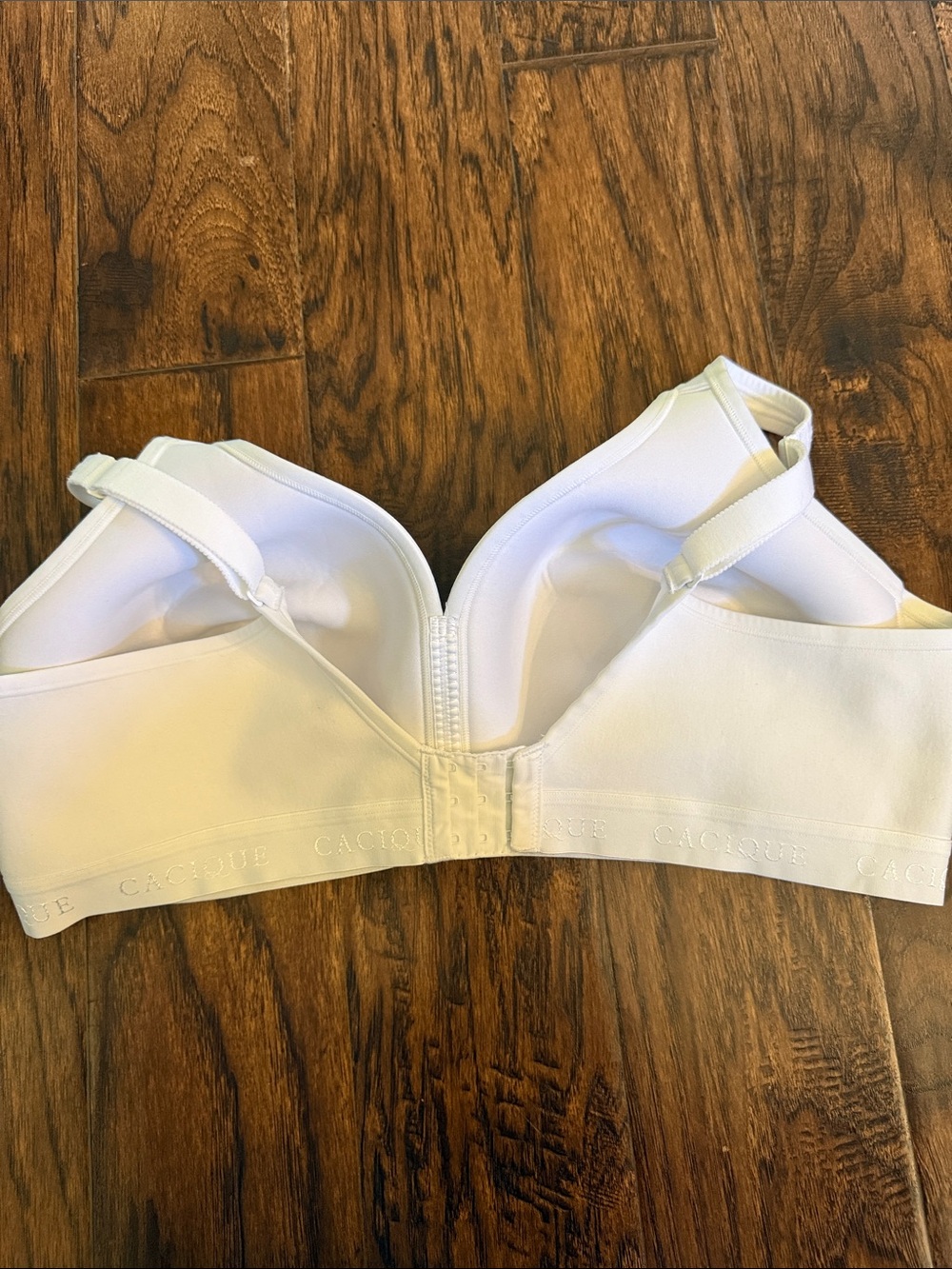 Cacique White Lightly Lined No-Wire Smooth Cup Bra, size 44C - Picture 3 of 6